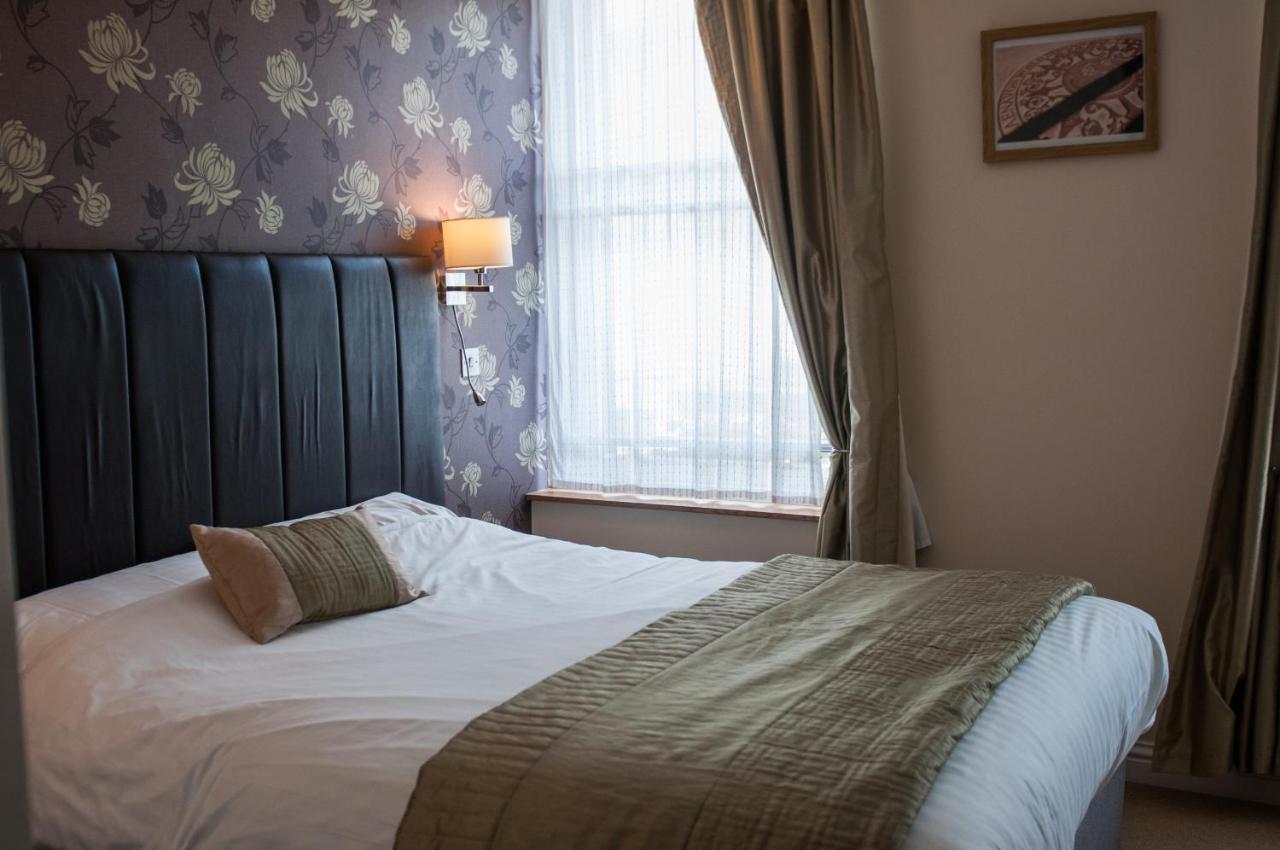 The Lion Hotel Blaenavon Экстерьер фото